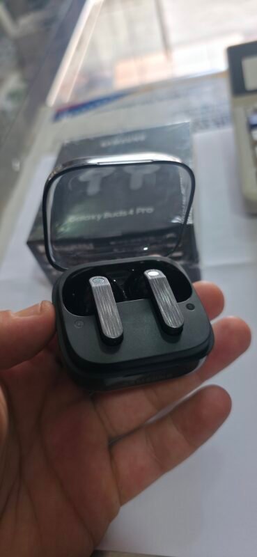 Auriculares inalambrico Samsung Buds 4 Pro - Image 2