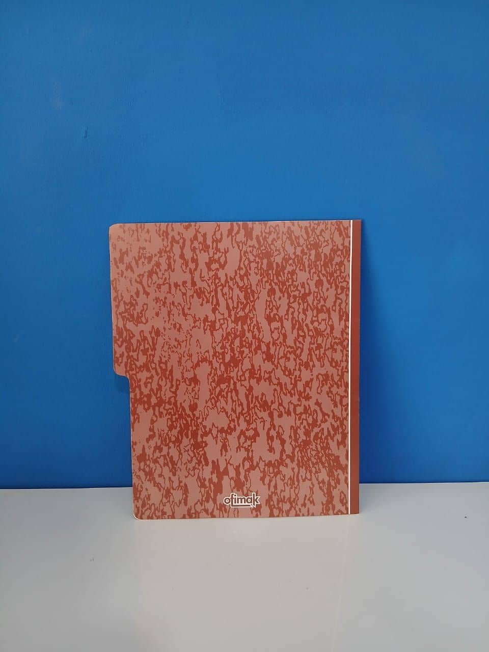 scaled_1374738 Carpeta marron - Image 1
